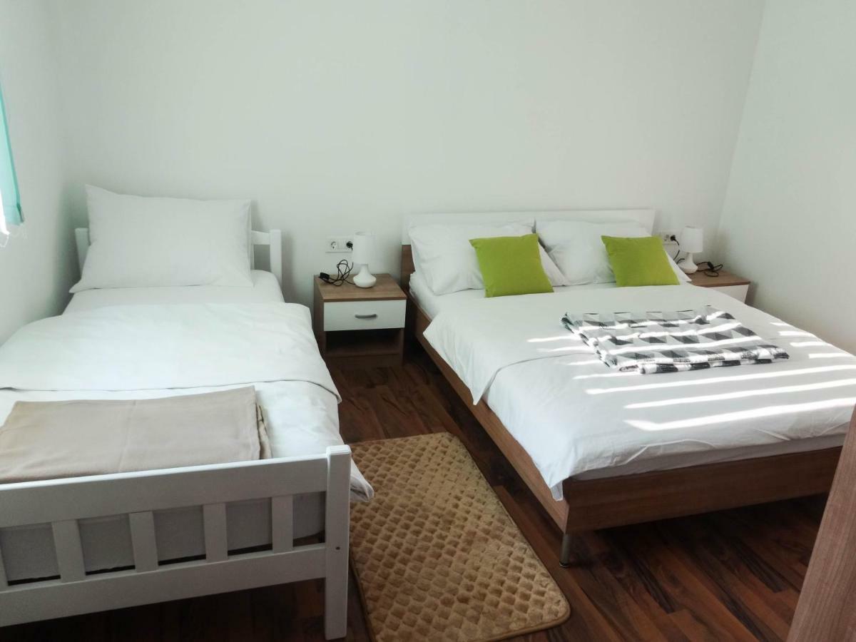 Apartman Sara Vl. Franjo Klasic คาปรินา ภายนอก รูปภาพ