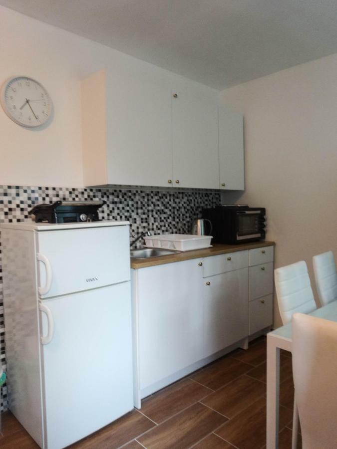 Apartman Sara Vl. Franjo Klasic คาปรินา ภายนอก รูปภาพ