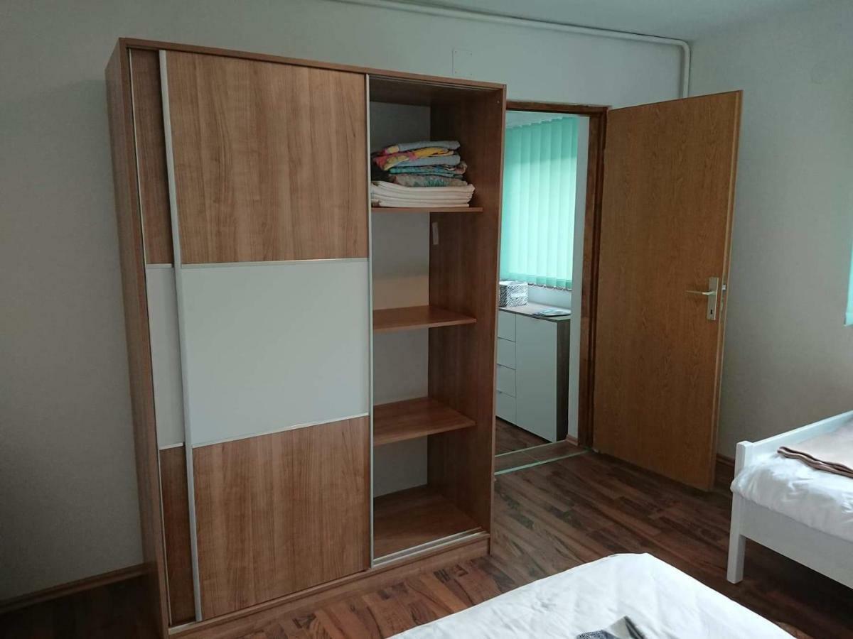 Apartman Sara Vl. Franjo Klasic คาปรินา ภายนอก รูปภาพ