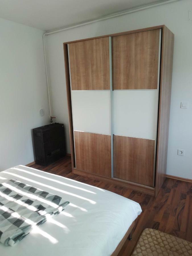 Apartman Sara Vl. Franjo Klasic คาปรินา ภายนอก รูปภาพ
